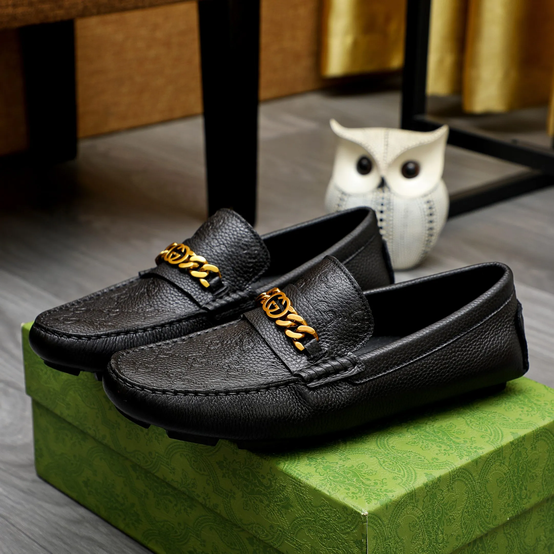 Factory price 380🕷🕷[GUCCI] Gucci's new men's fashion casual slip-on shoes🇨🇳Official website original 1:1 mold opening💯The first layer is made of Italian cowhide🎋🐷Leather lining, original quality, fine workmanship☘Rubber wear-resistant and non-slip outsole, comfortable to wear🌴High-end atmosphere, versatile style, worth owning🍉 Black optional! Code number 38-44 (45.46.47. Can be customized)